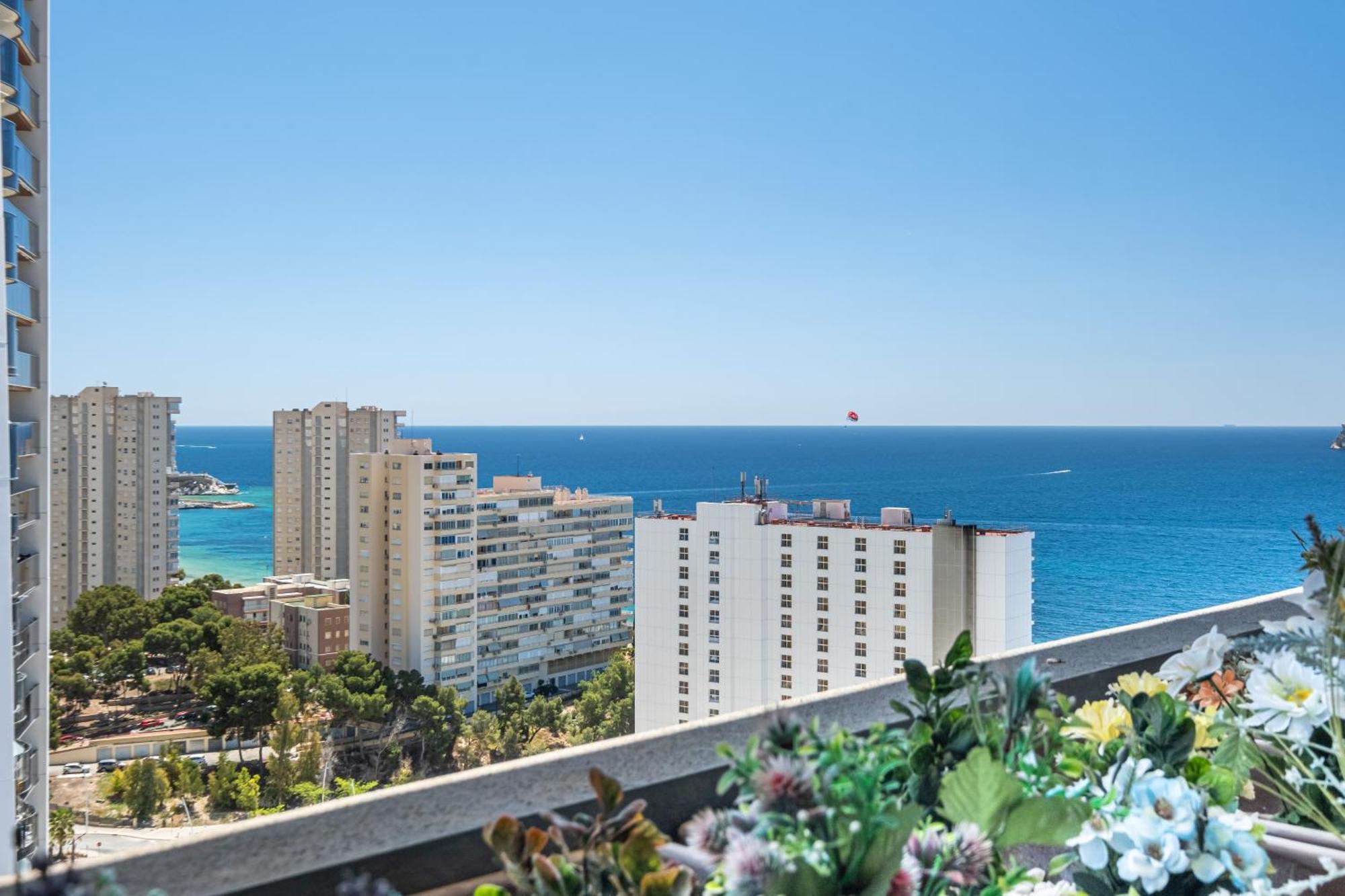 Sunset Waves 18-35 Poniente Beach Resort Benidorm Exterior foto