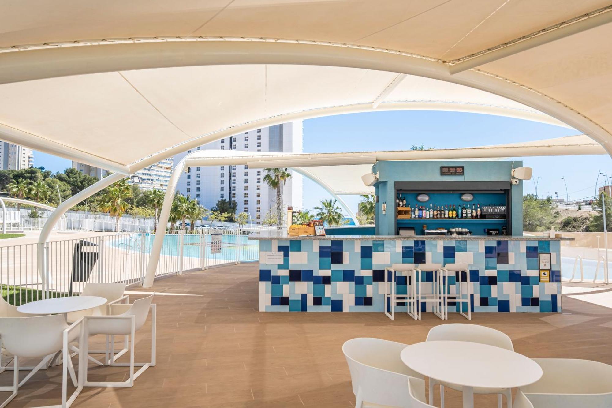 Sunset Waves 18-35 Poniente Beach Resort Benidorm Exterior foto
