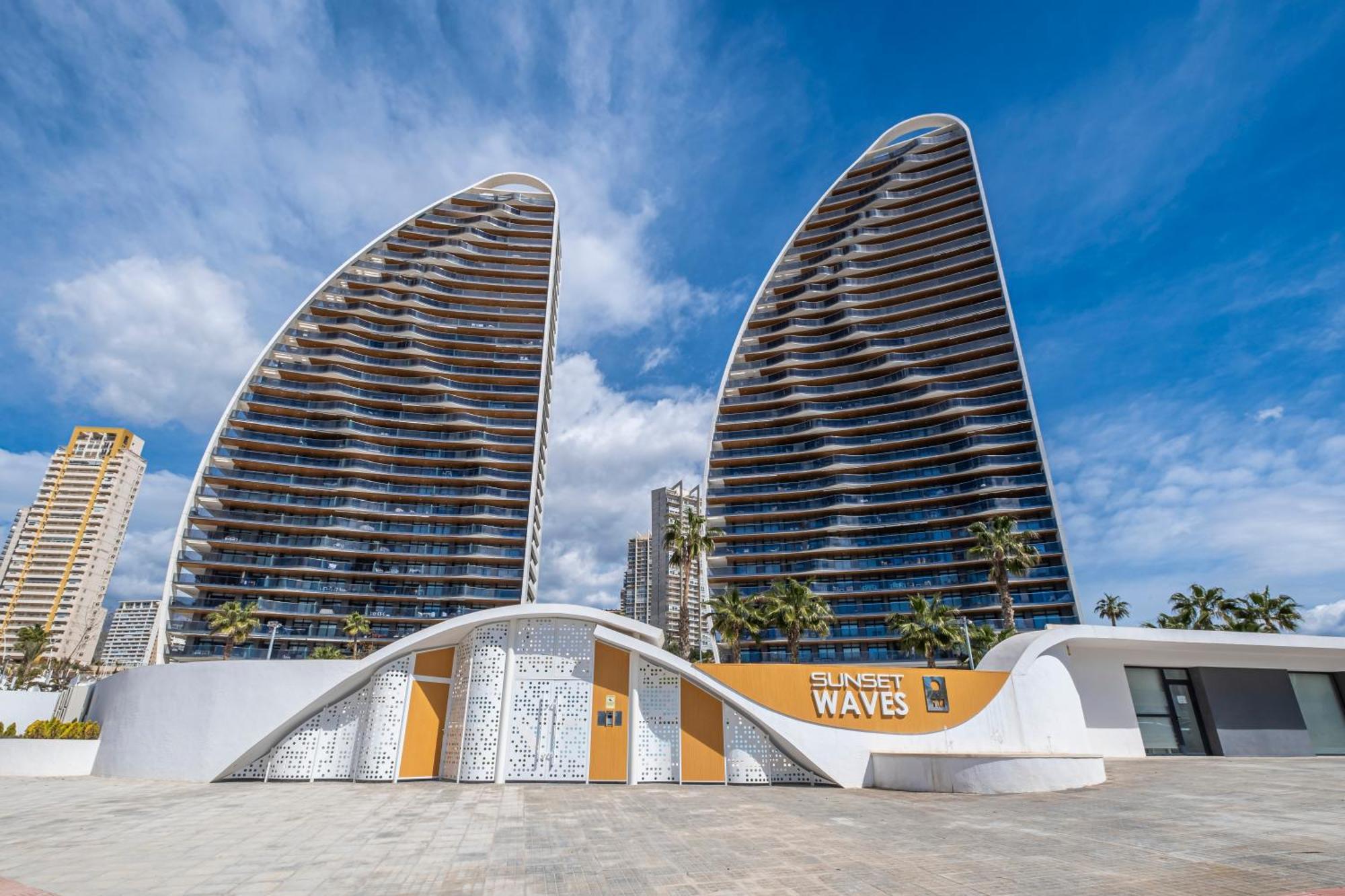 Sunset Waves 18-35 Poniente Beach Resort Benidorm Exterior foto